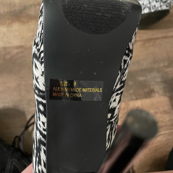 Heels - Picture 3 of 3